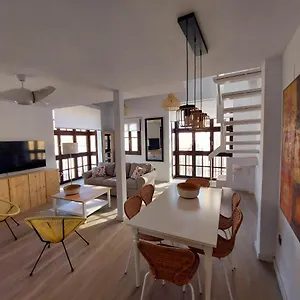 Dona Elvira Carreteria Apartament